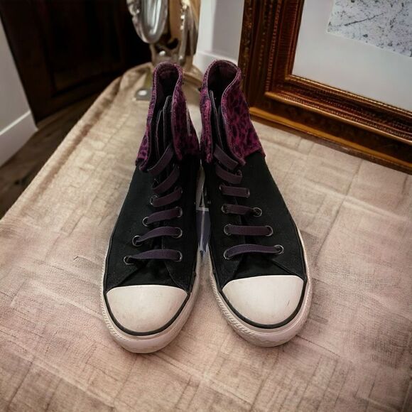 Converse CTAS Girl's Pre-owned Purple/Black Leopard Hi Top Sneakers -sz. 5 RARE - Picture 1 of 5